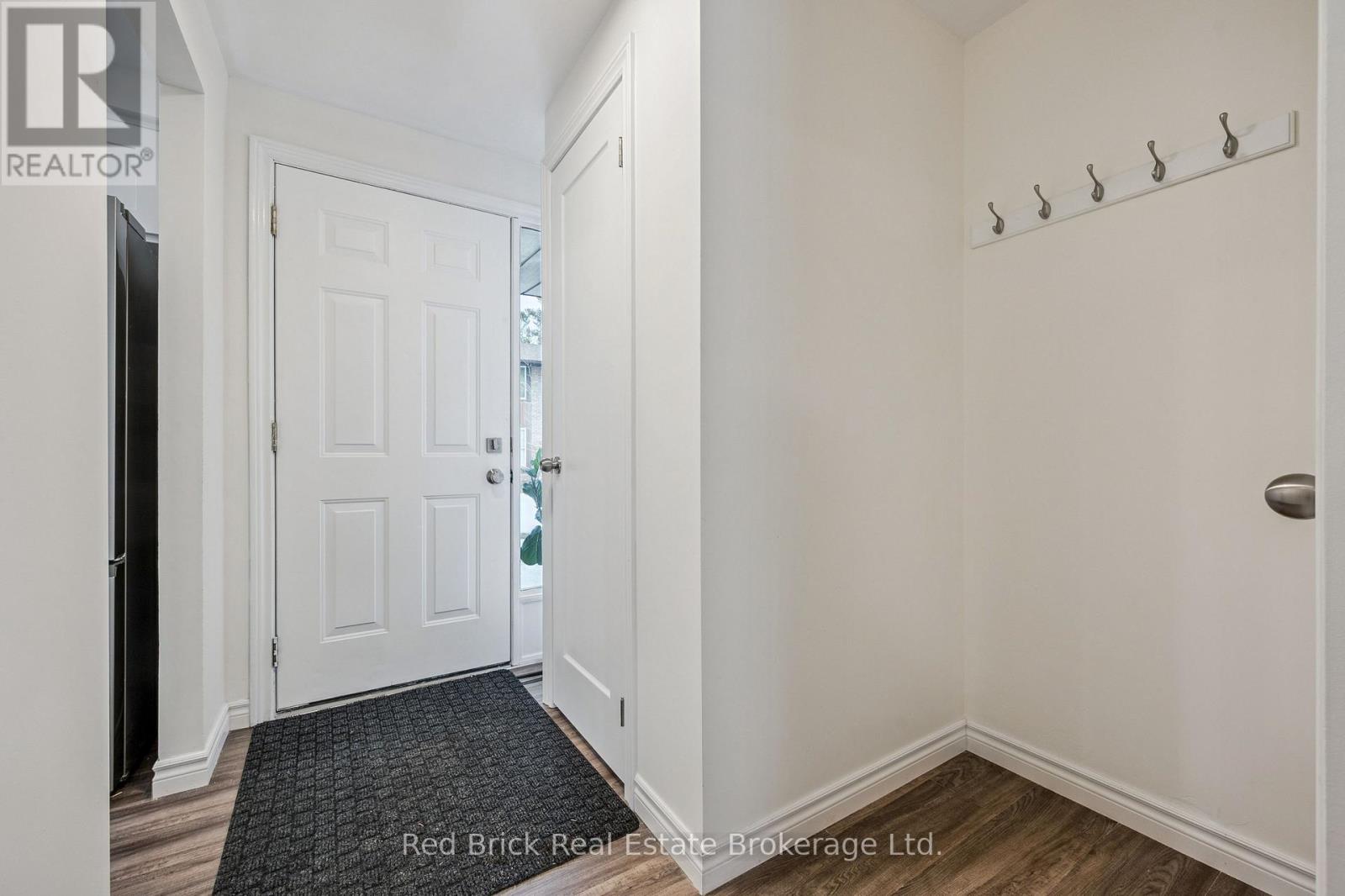 61 - 539 Willow Road, Guelph, Ontario  N1H 7G3 - Photo 3 - X12860100
