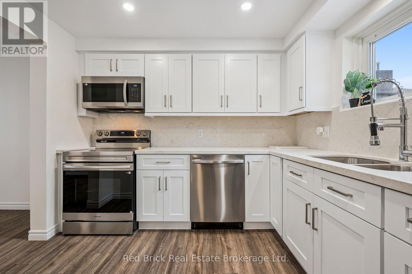 61 - 539 Willow Road, Guelph, Ontario  N1H 7G3 - Photo 4 - X12860100