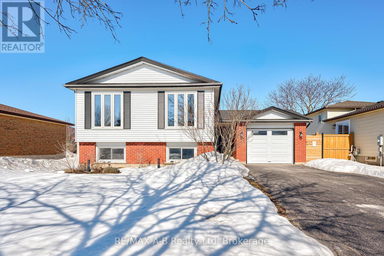 32 Demille Street, Stratford, Ontario  N4Z 1C6 - Photo 2 - X12860132