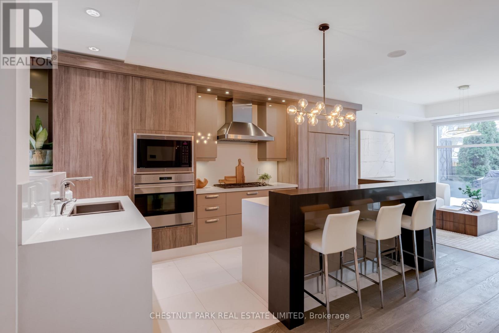 278 St Germain Avenue, Toronto, Ontario  M5M 1W3 - Photo 11 - C12860122