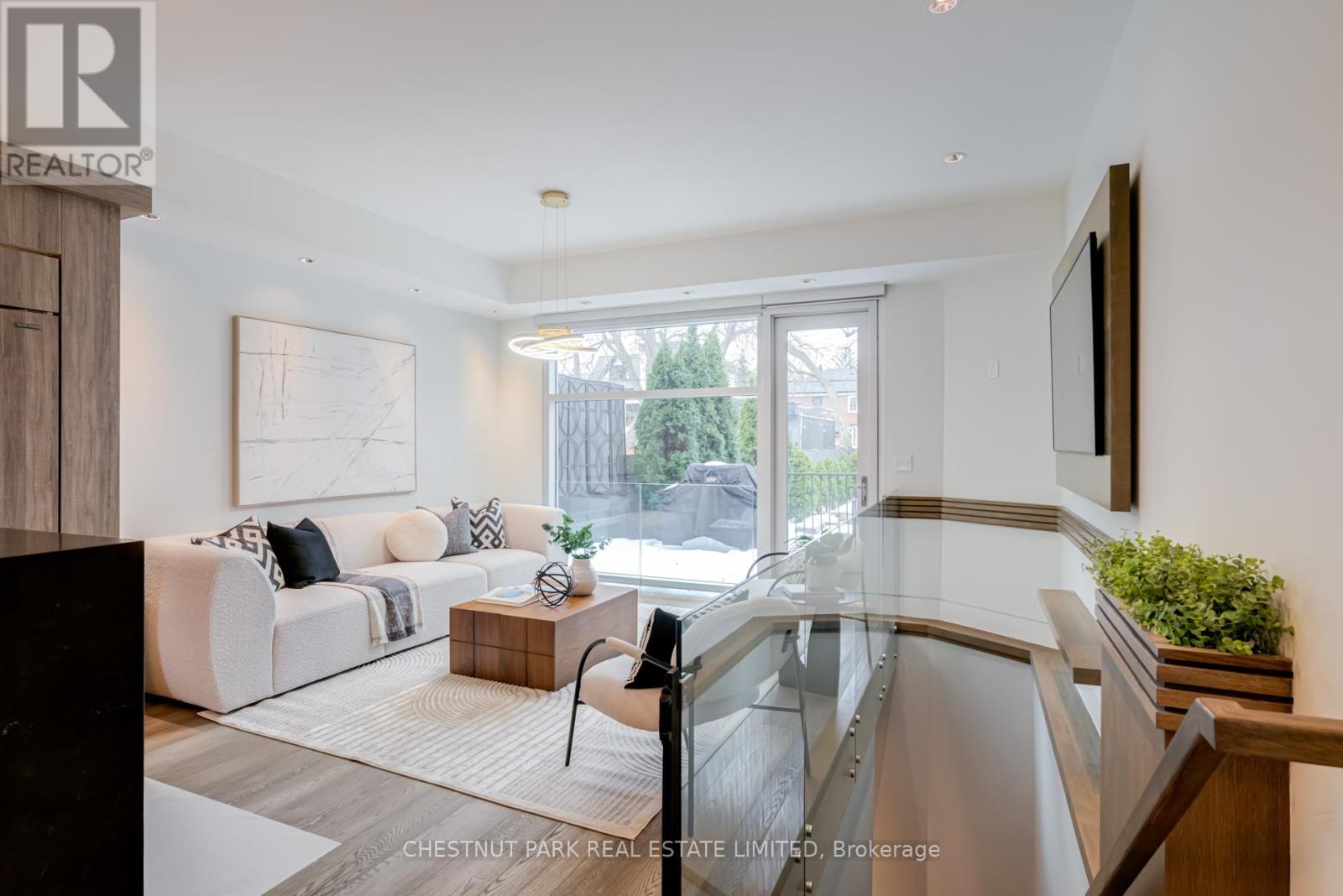 278 St Germain Avenue, Toronto, Ontario  M5M 1W3 - Photo 14 - C12860122