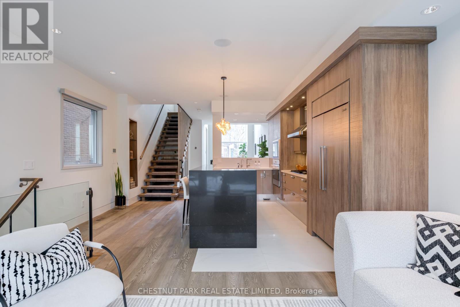 278 St Germain Avenue, Toronto, Ontario  M5M 1W3 - Photo 16 - C12860122