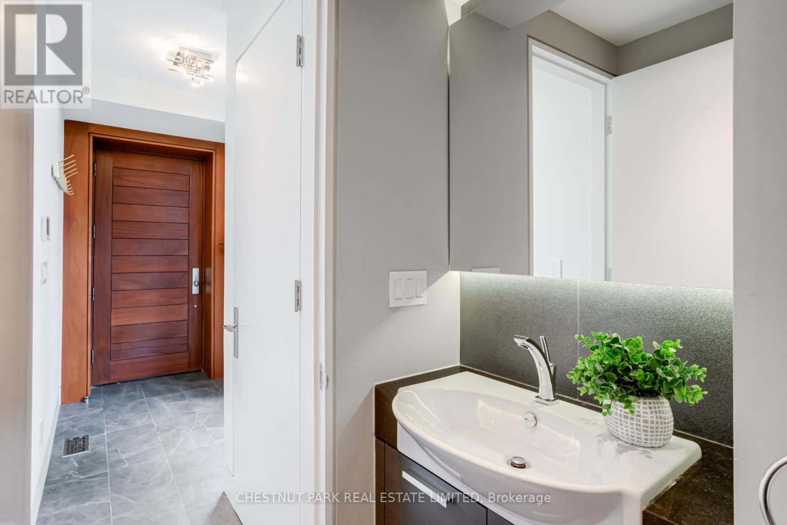 278 St Germain Avenue, Toronto, Ontario  M5M 1W3 - Photo 18 - C12860122