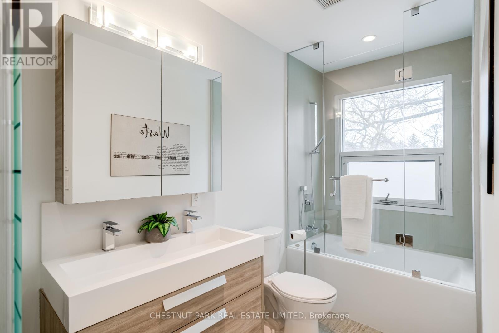 278 St Germain Avenue, Toronto, Ontario  M5M 1W3 - Photo 25 - C12860122