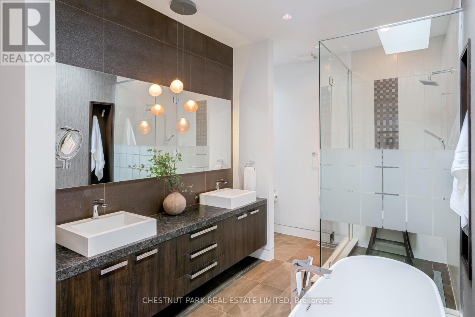 278 St Germain Avenue, Toronto, Ontario  M5M 1W3 - Photo 33 - C12860122