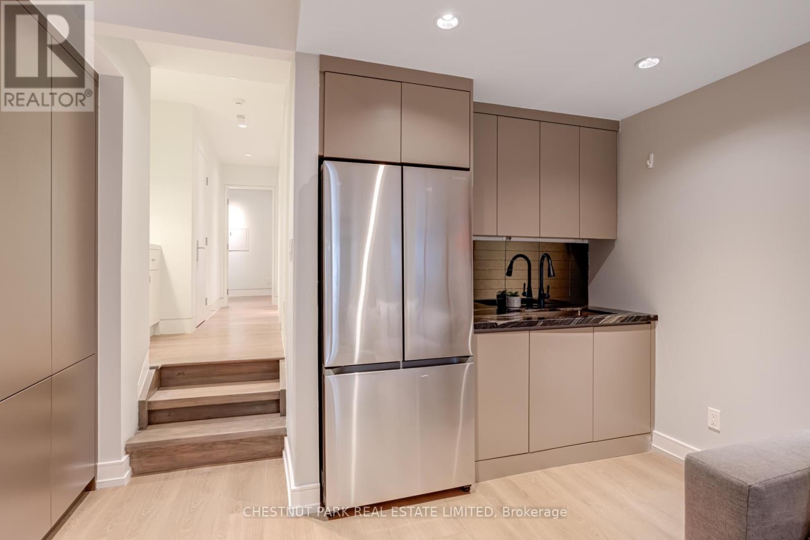 278 St Germain Avenue, Toronto, Ontario  M5M 1W3 - Photo 39 - C12860122