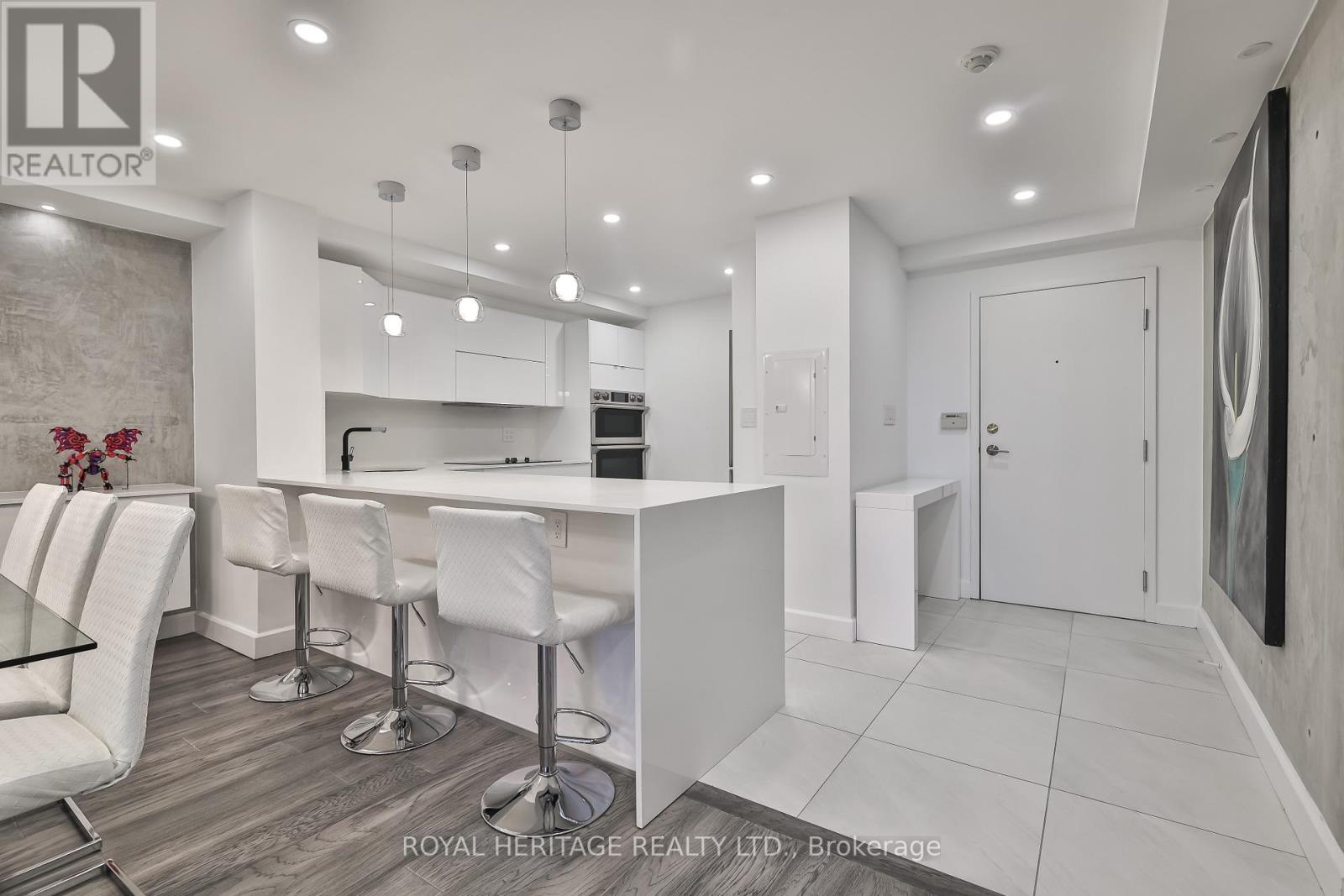 801 - 10 Torresdale Avenue, Toronto, Ontario  M2R 3V8 - Photo 2 - C12860138