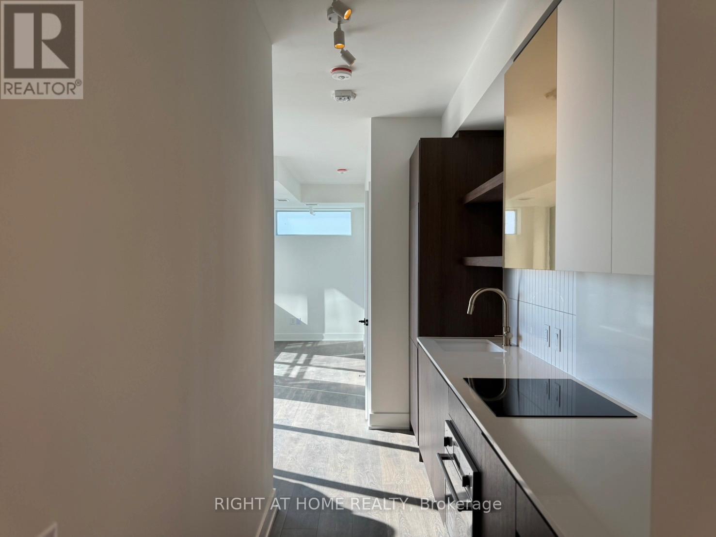 301 - 1285 Queen Street E, Toronto, Ontario  M4L 0B6 - Photo 1 - E12860126