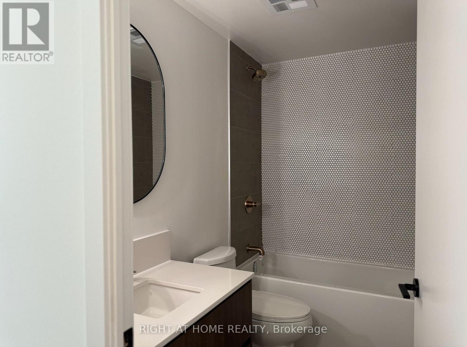 301 - 1285 Queen Street E, Toronto, Ontario  M4L 0B6 - Photo 13 - E12860126