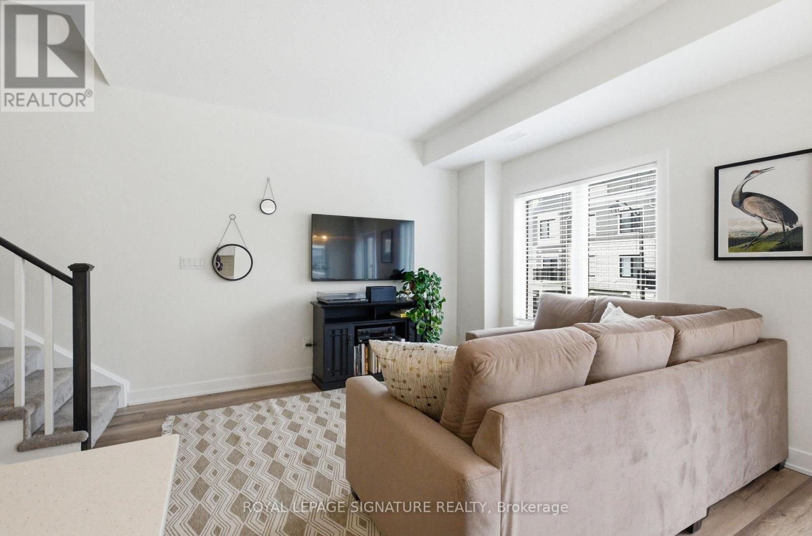 29 Canton Lane, Whitchurch-Stouffville, Ontario  L4A 4W8 - Photo 7 - N12860096