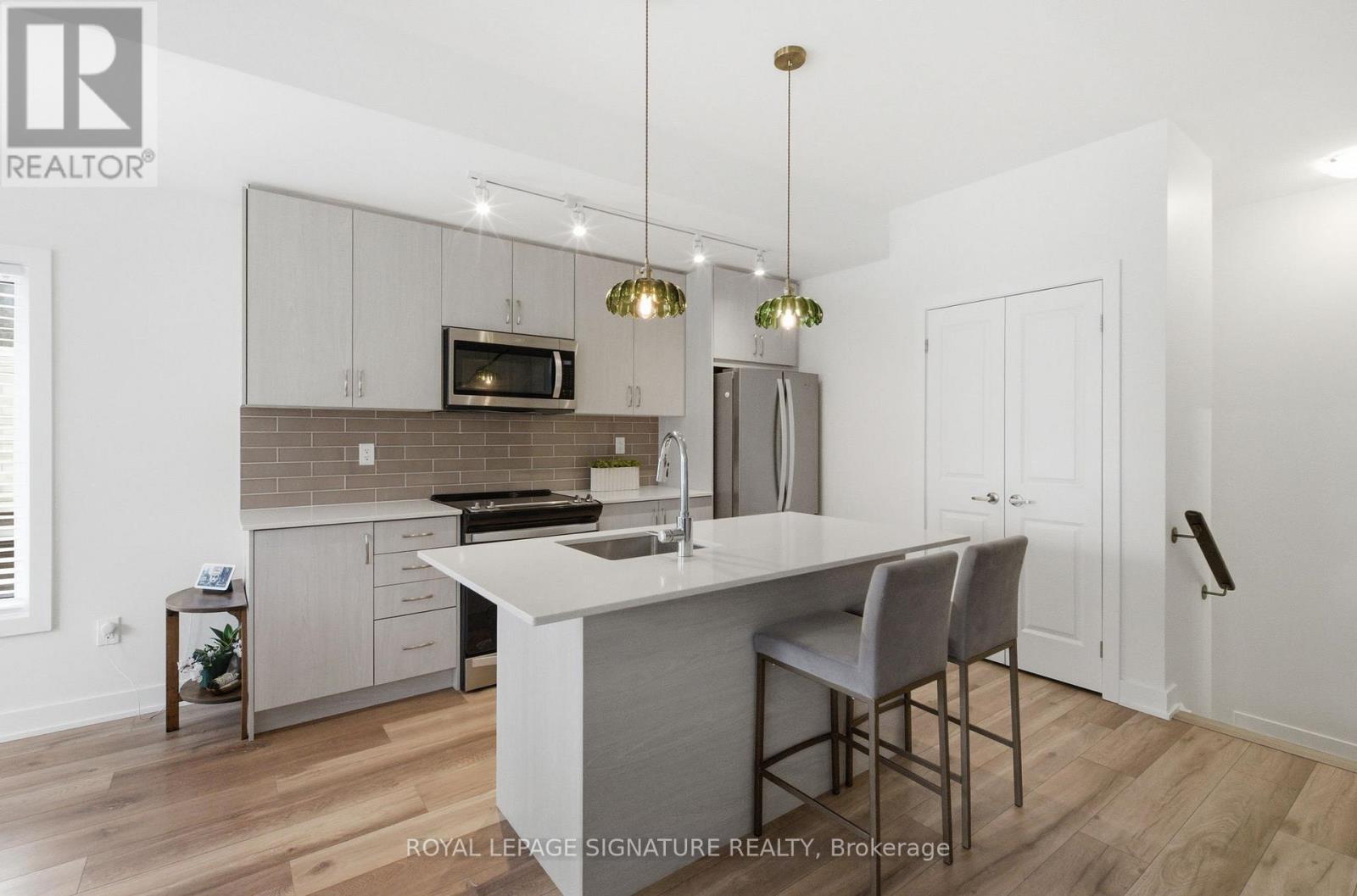 29 Canton Lane, Whitchurch-Stouffville, Ontario  L4A 4W8 - Photo 9 - N12860096