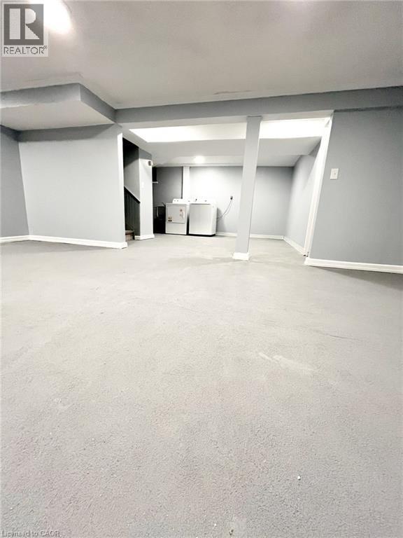 611 W Clare Avenue, Welland, Ontario  L3C 3B9 - Photo 19 - 40793725