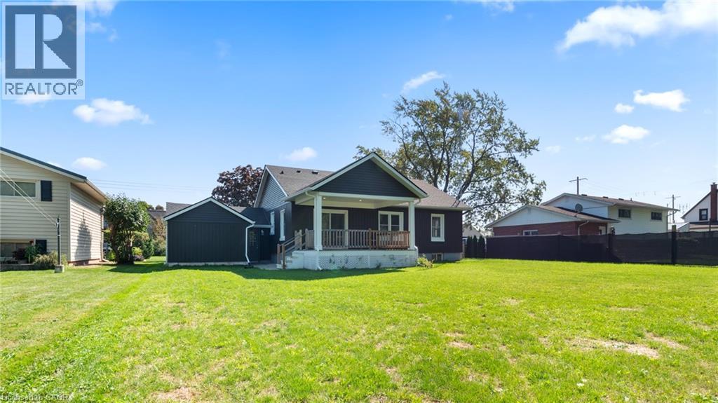 611 W Clare Avenue, Welland, Ontario  L3C 3B9 - Photo 24 - 40793725