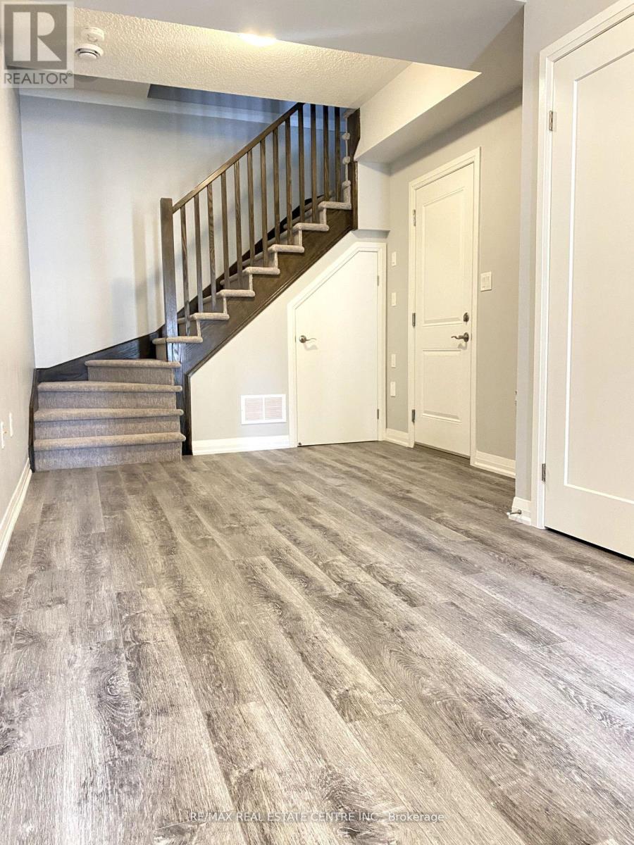 23 Aqua Lane, Hamilton, Ontario  L0R 1P0 - Photo 7 - X12860110