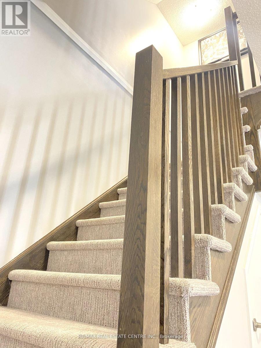 23 Aqua Lane, Hamilton, Ontario  L0R 1P0 - Photo 9 - X12860110