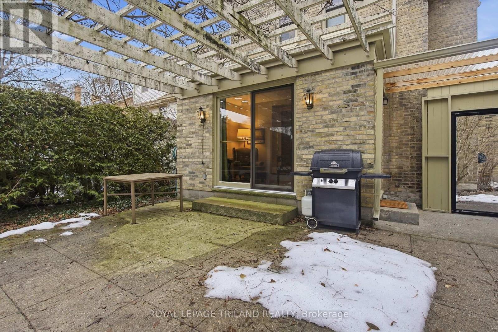 937 Waterloo Street, London East, Ontario  N6A 3X2 - Photo 36 - X12860166