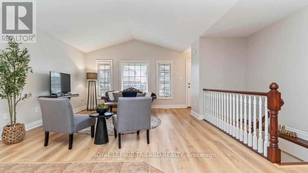 98 Hagerman Crescent, St. Thomas, Ontario  N5R 6K3 - Photo 12 - X12860228