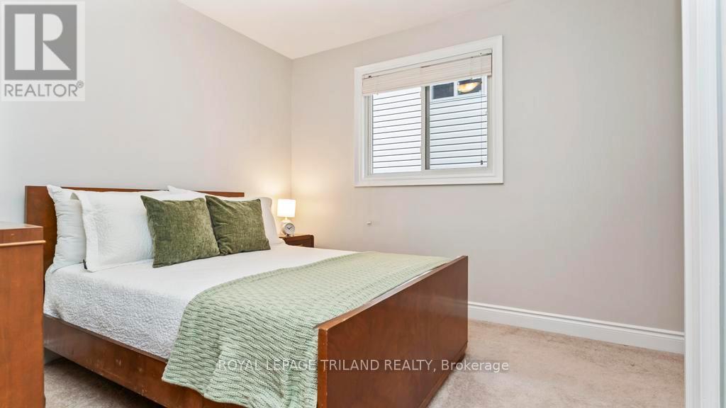 98 Hagerman Crescent, St. Thomas, Ontario  N5R 6K3 - Photo 15 - X12860228