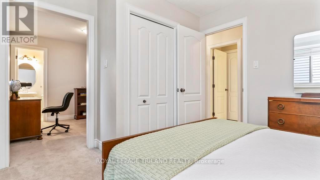 98 Hagerman Crescent, St. Thomas, Ontario  N5R 6K3 - Photo 16 - X12860228