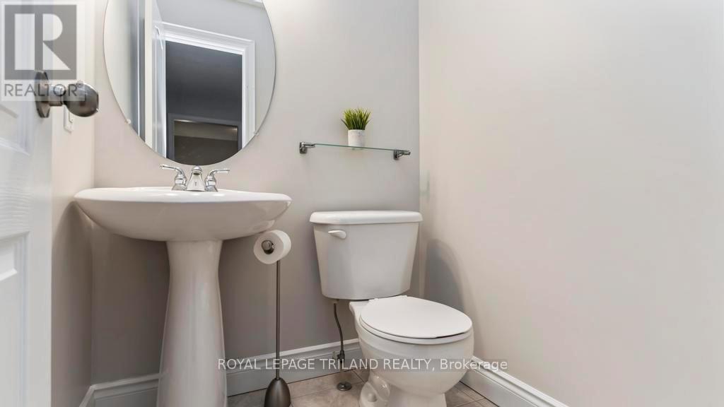 98 Hagerman Crescent, St. Thomas, Ontario  N5R 6K3 - Photo 19 - X12860228