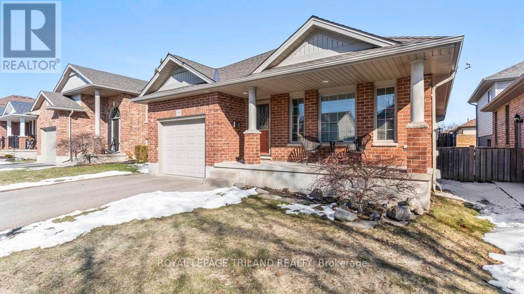 98 Hagerman Crescent, St. Thomas, Ontario  N5R 6K3 - Photo 2 - X12860228