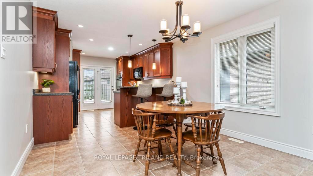 98 Hagerman Crescent, St. Thomas, Ontario  N5R 6K3 - Photo 6 - X12860228