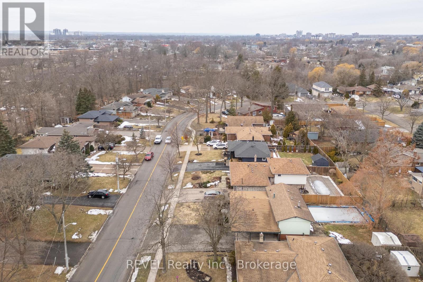 61 Woodrow Street, St. Catharines, Ontario  L2P 2A4 - Photo 39 - X12860176