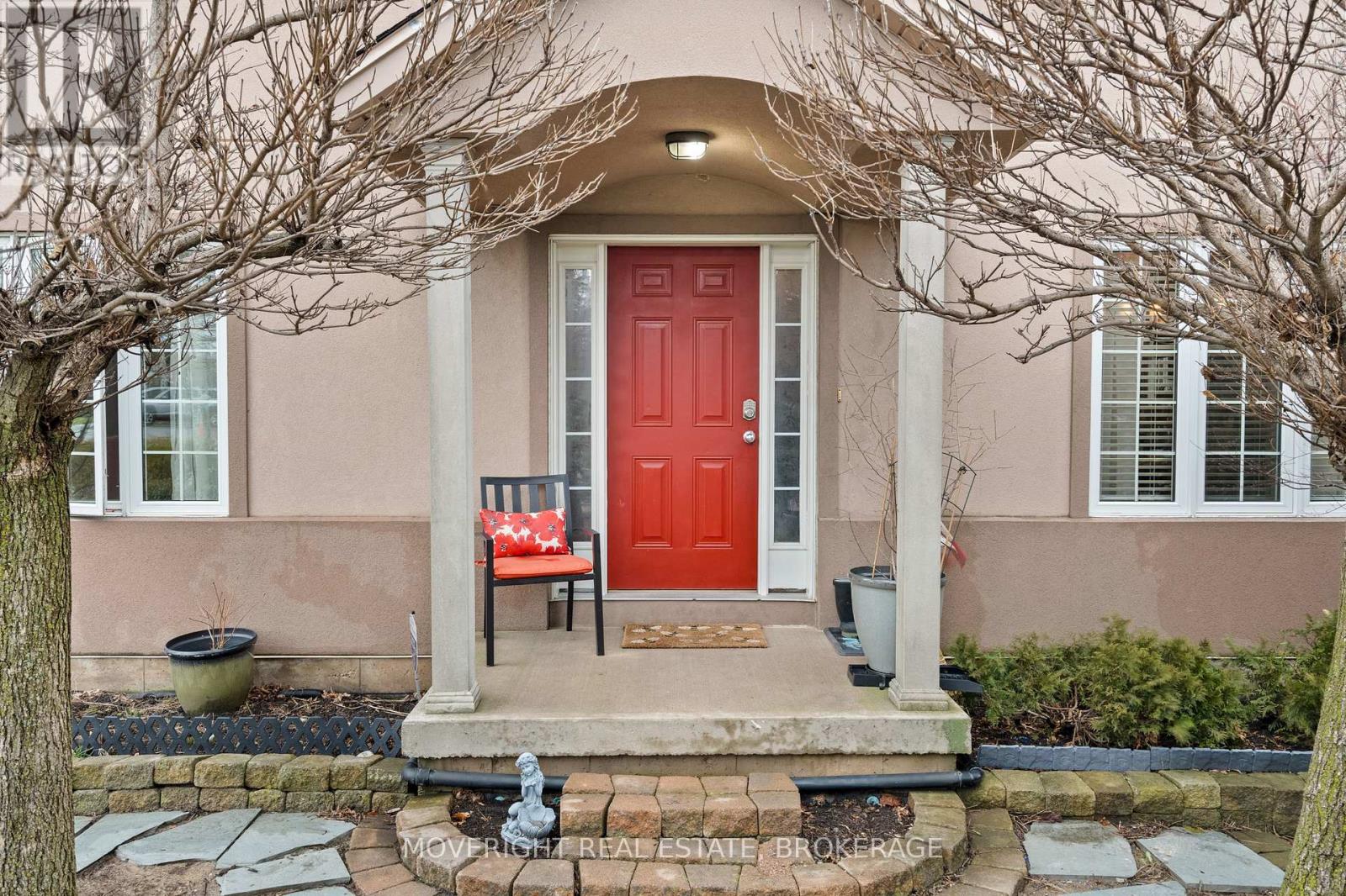 2 Leeson Street, St. Catharines, Ontario  L2V 2R3 - Photo 6 - X12860184