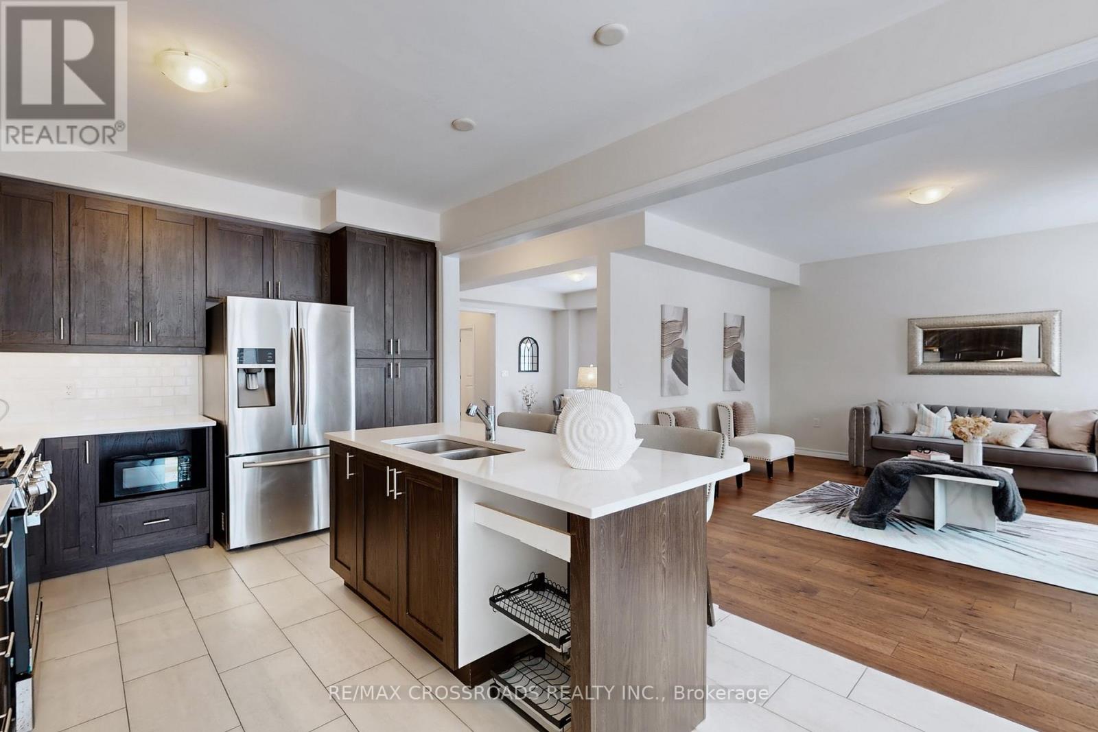 243 O'neil Street, Peterborough, Ontario  K9K 0H8 - Photo 11 - X12854008