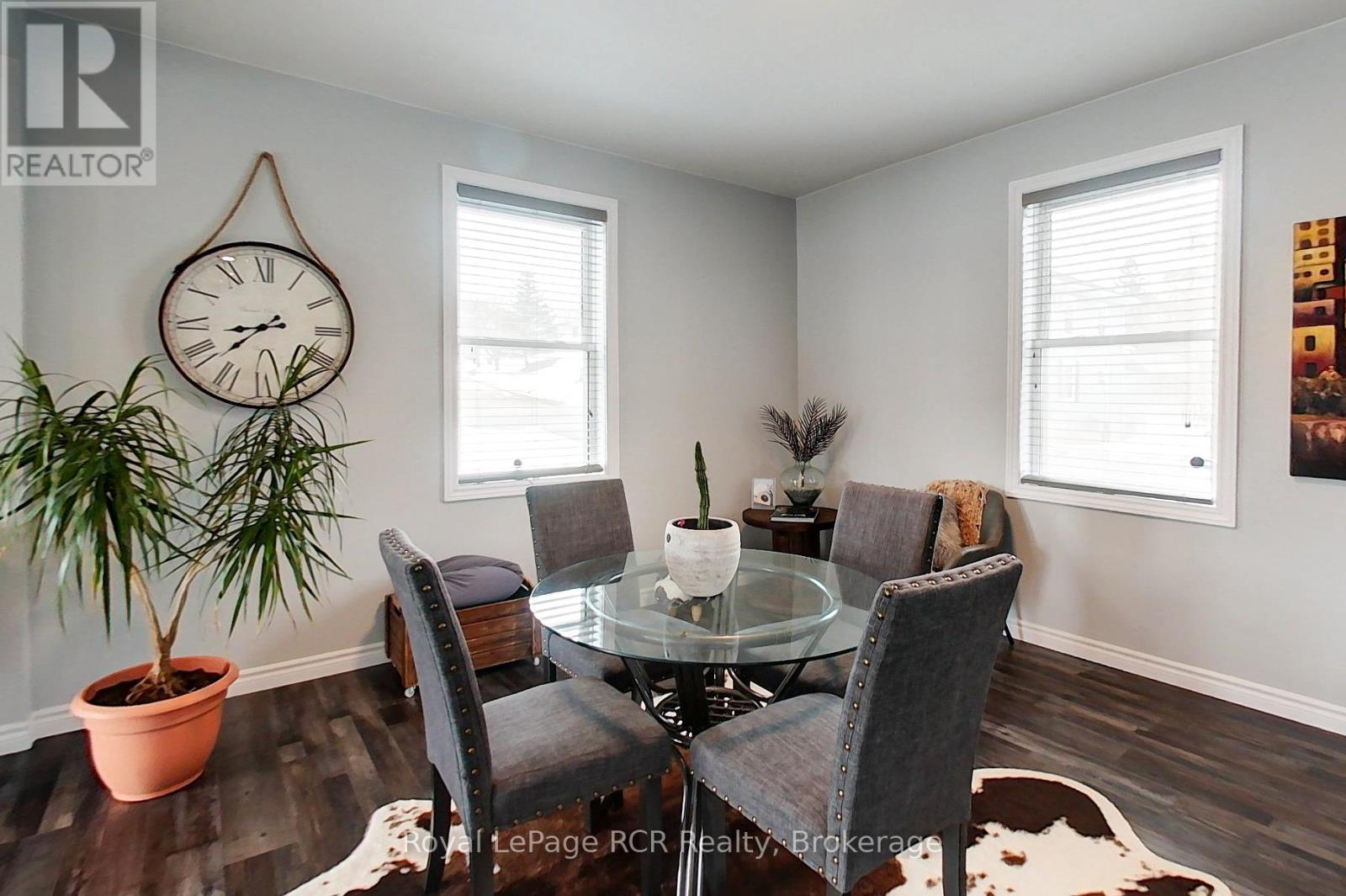 707 Queen Street, West Grey, Ontario  N0G 2M0 - Photo 14 - X12860160