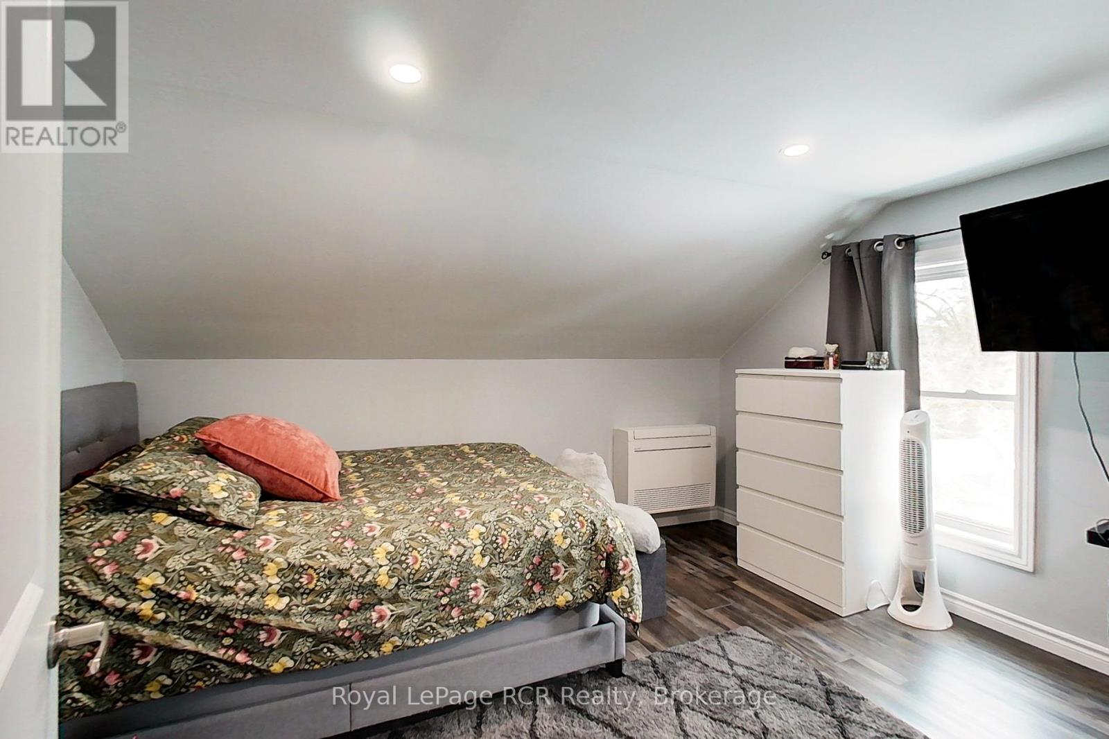 707 Queen Street, West Grey, Ontario  N0G 2M0 - Photo 18 - X12860160