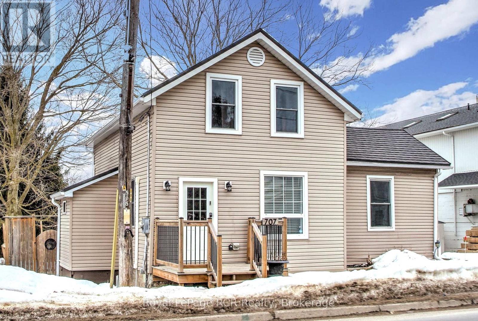 707 Queen Street, West Grey, Ontario  N0G 2M0 - Photo 2 - X12860160