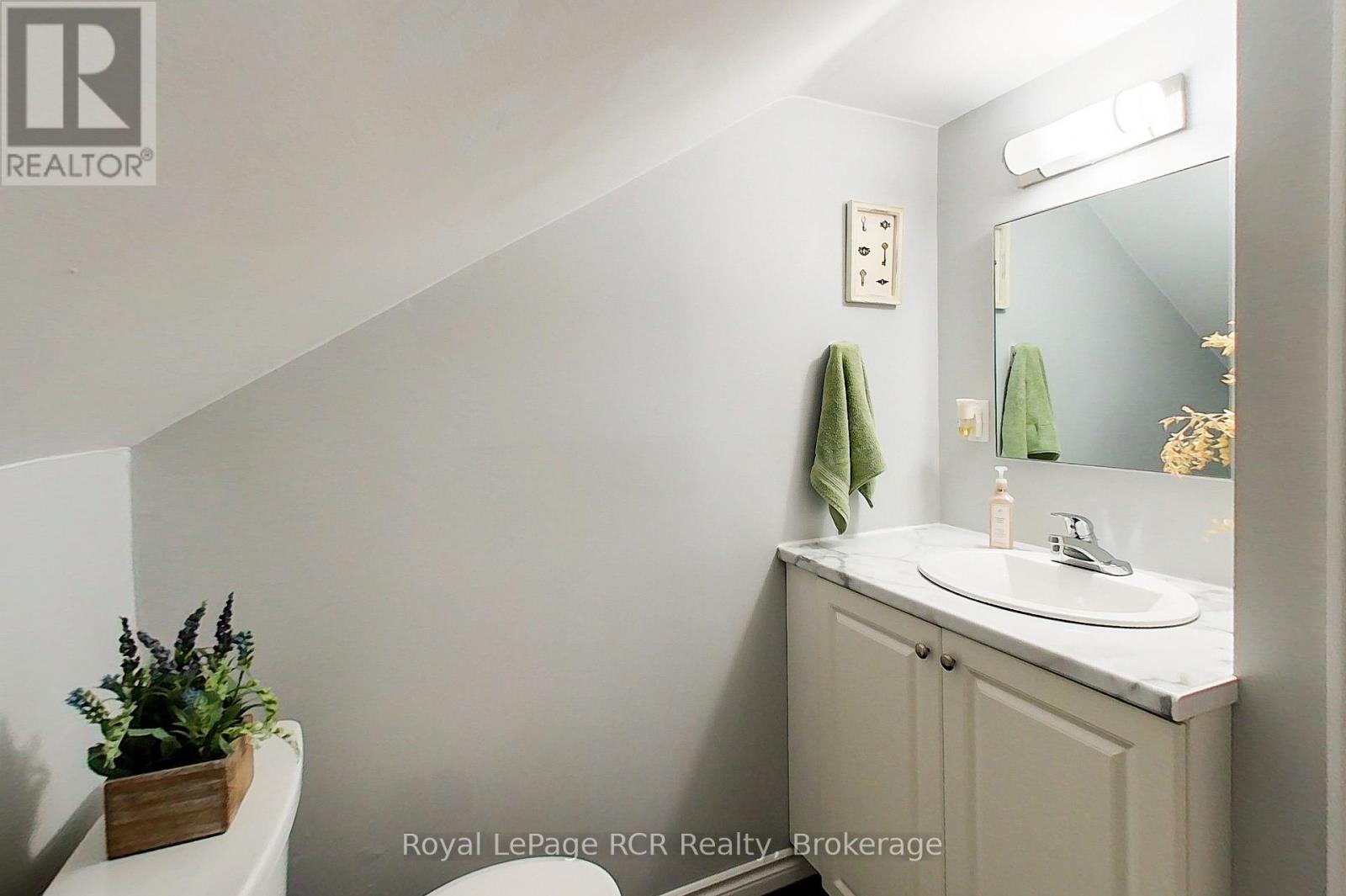 707 Queen Street, West Grey, Ontario  N0G 2M0 - Photo 24 - X12860160