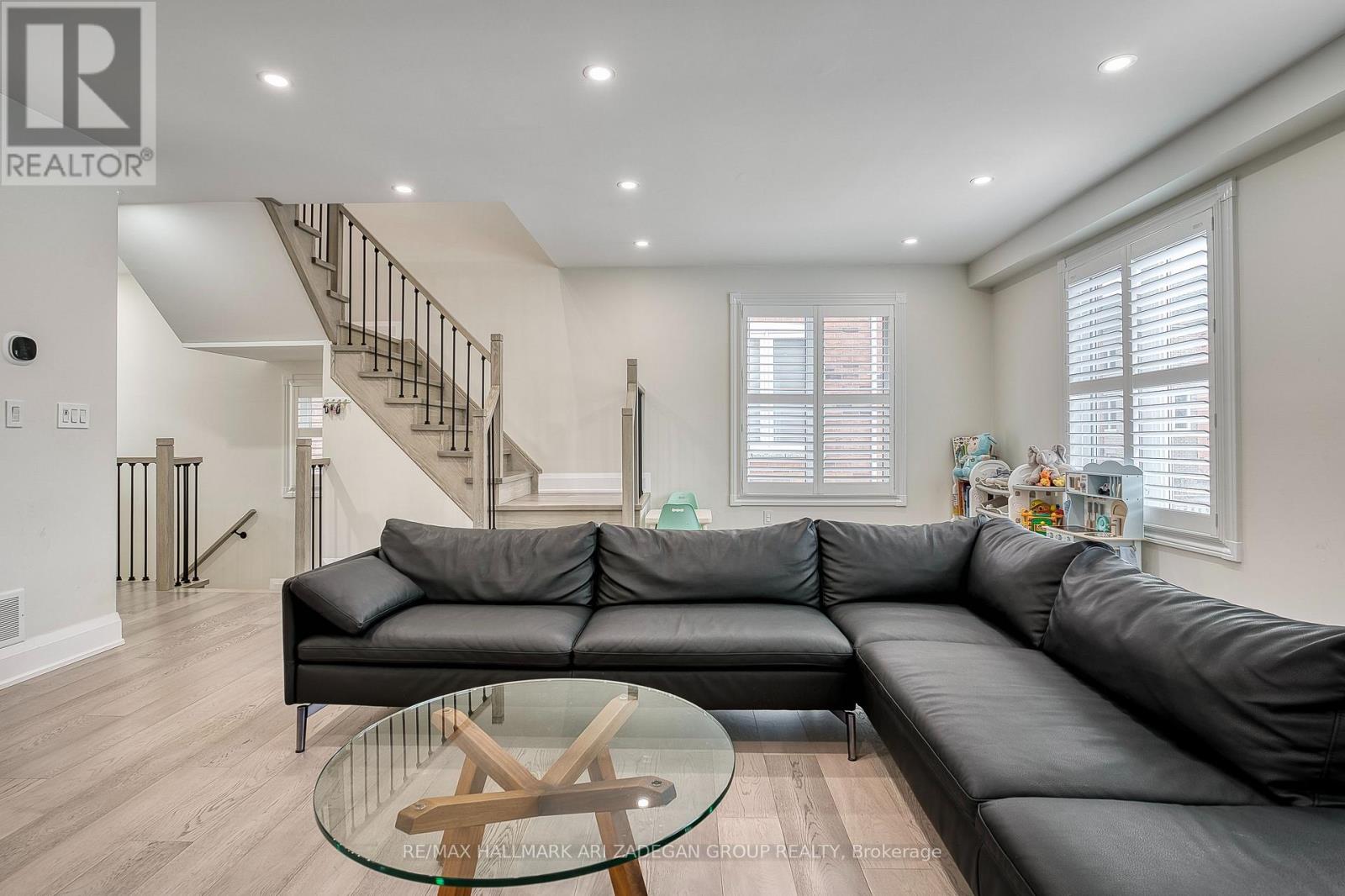 38 Orchid Road, Markham, Ontario  L3T 7T6 - Photo 10 - N12860146