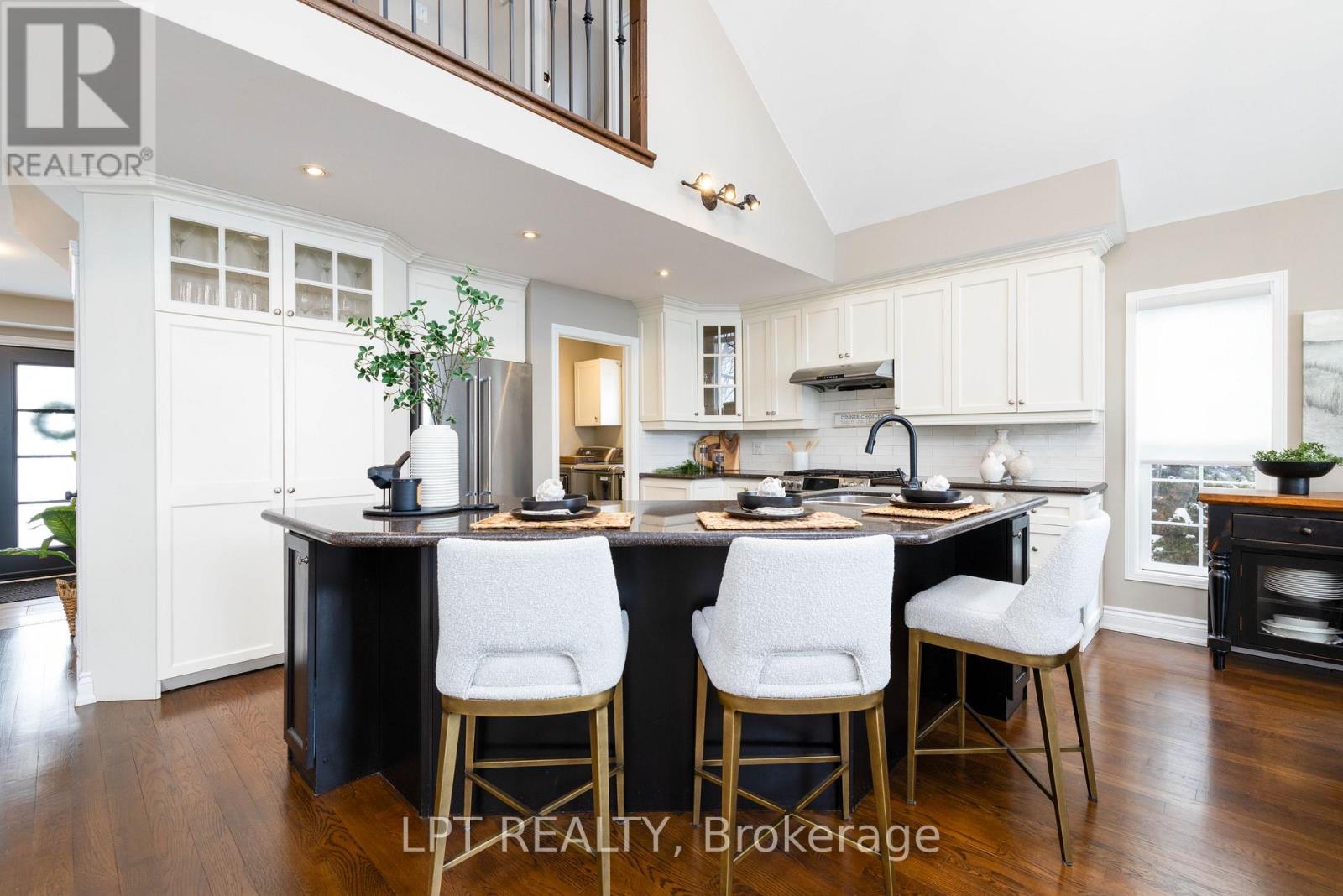 18 Canal Street, Georgina, Ontario  L4P 1K5 - Photo 14 - N12860218