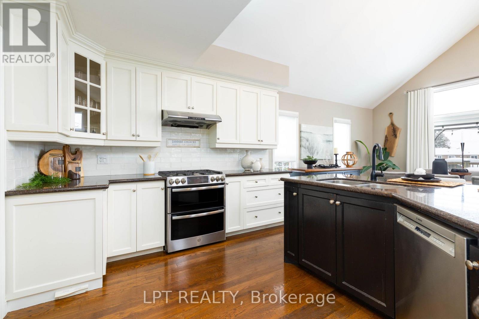 18 Canal Street, Georgina, Ontario  L4P 1K5 - Photo 15 - N12860218