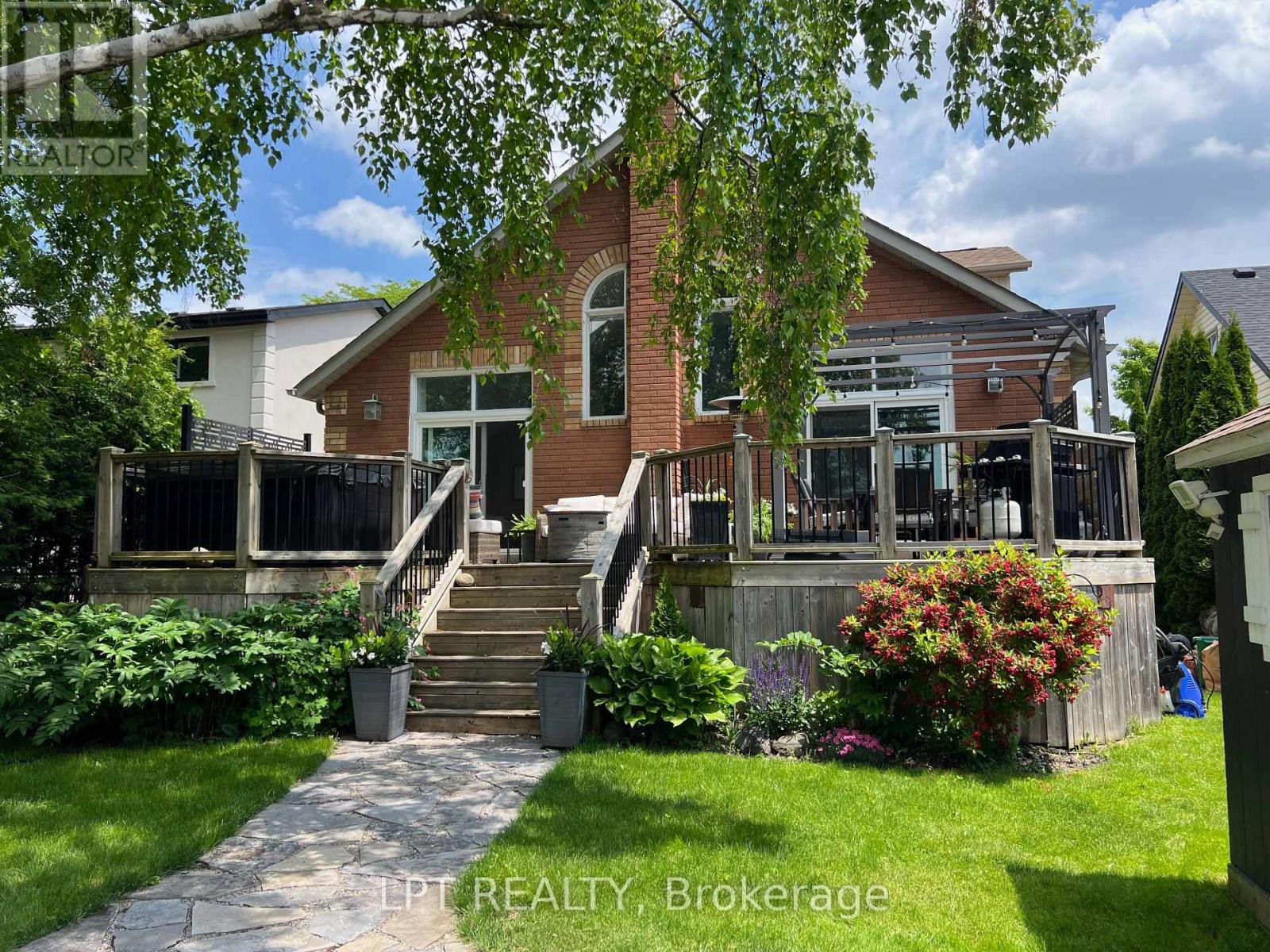 18 Canal Street, Georgina, Ontario  L4P 1K5 - Photo 3 - N12860218