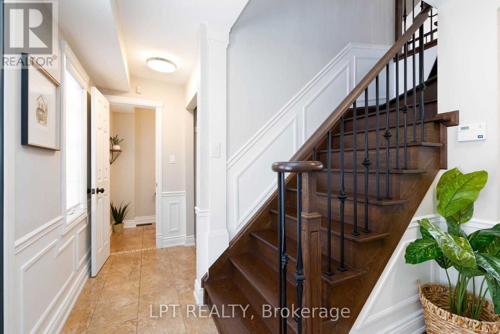 18 Canal Street, Georgina, Ontario  L4P 1K5 - Photo 8 - N12860218