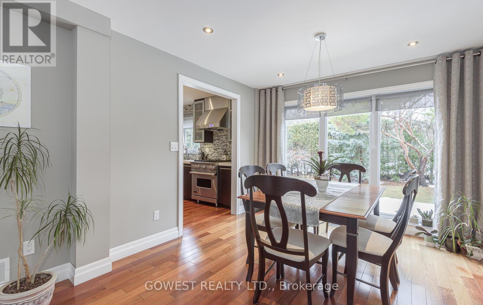 1057 Franklin Court, Oakville, Ontario  L6H 2T5 - Photo 10 - W12860164