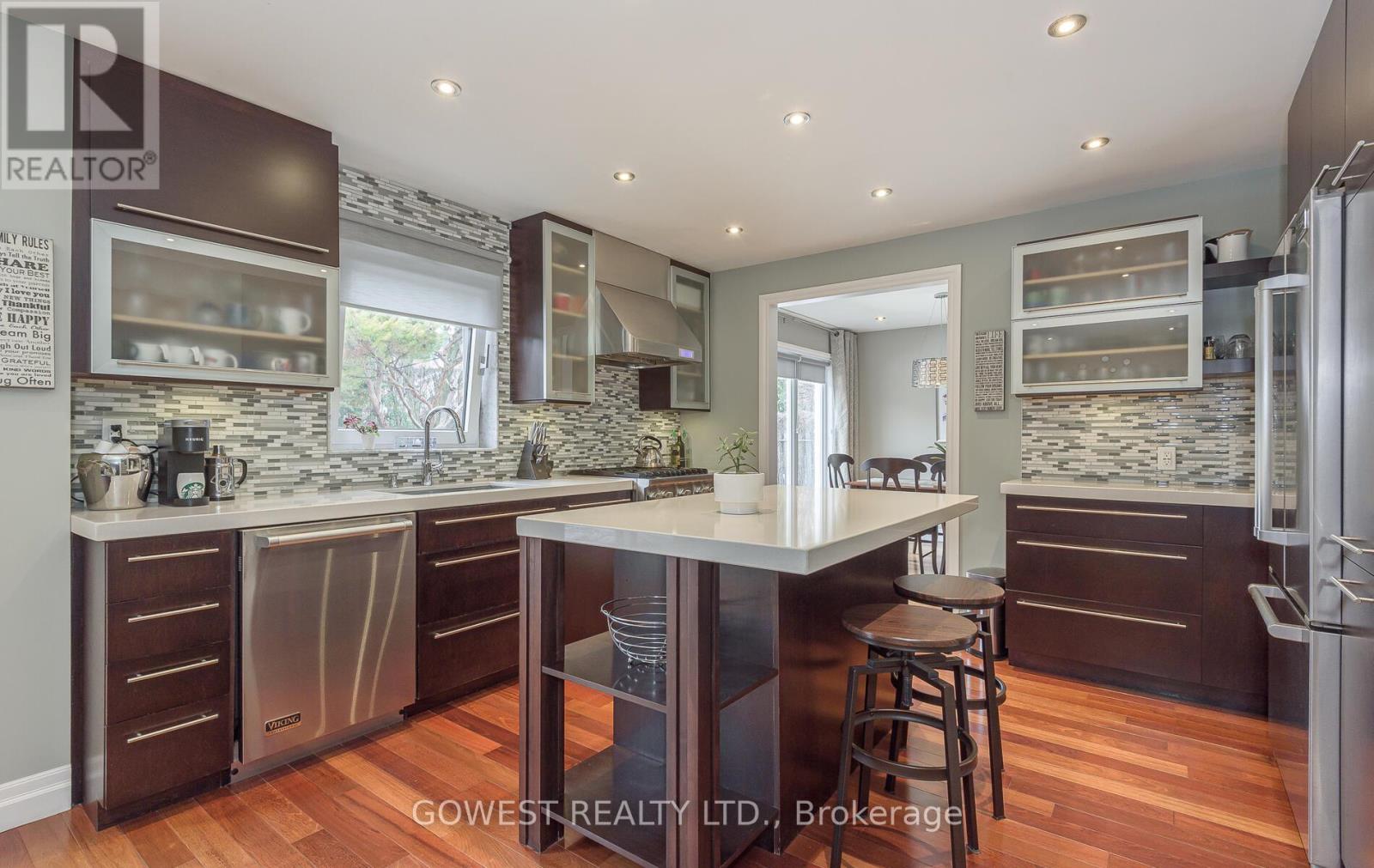 1057 Franklin Court, Oakville, Ontario  L6H 2T5 - Photo 13 - W12860164