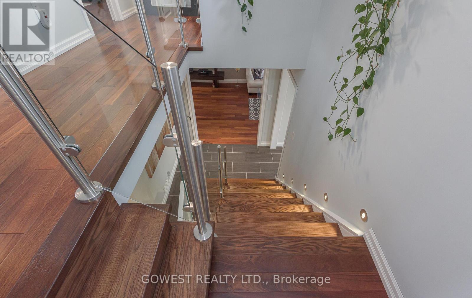 1057 Franklin Court, Oakville, Ontario  L6H 2T5 - Photo 17 - W12860164