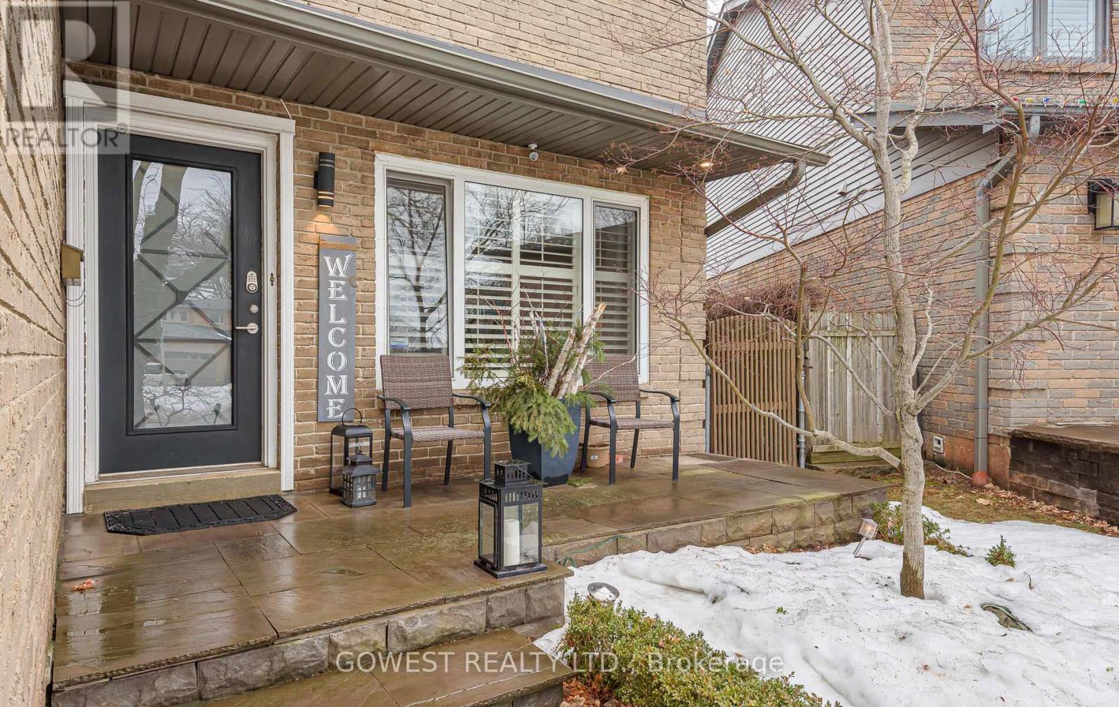 1057 Franklin Court, Oakville, Ontario  L6H 2T5 - Photo 2 - W12860164