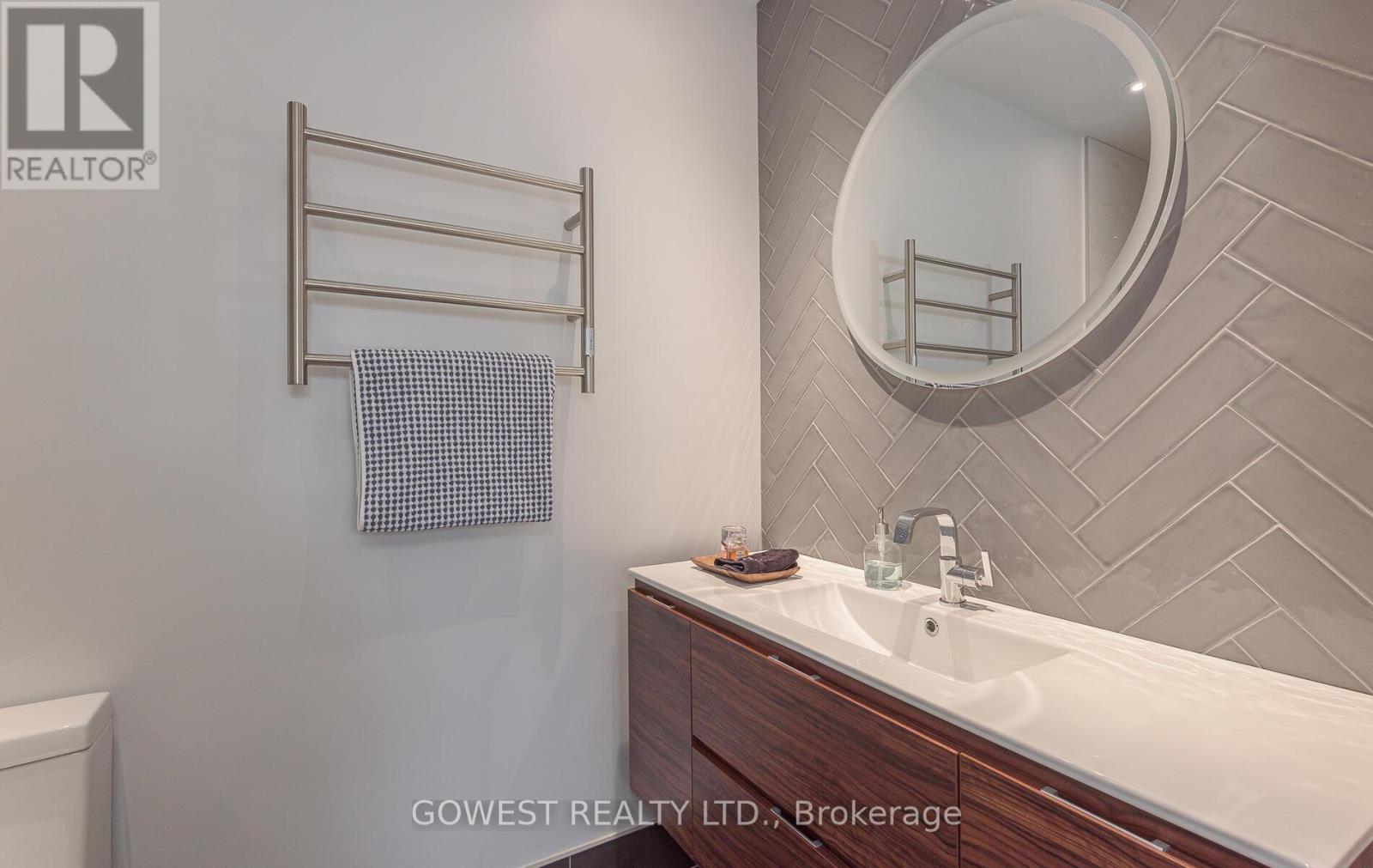 1057 Franklin Court, Oakville, Ontario  L6H 2T5 - Photo 21 - W12860164