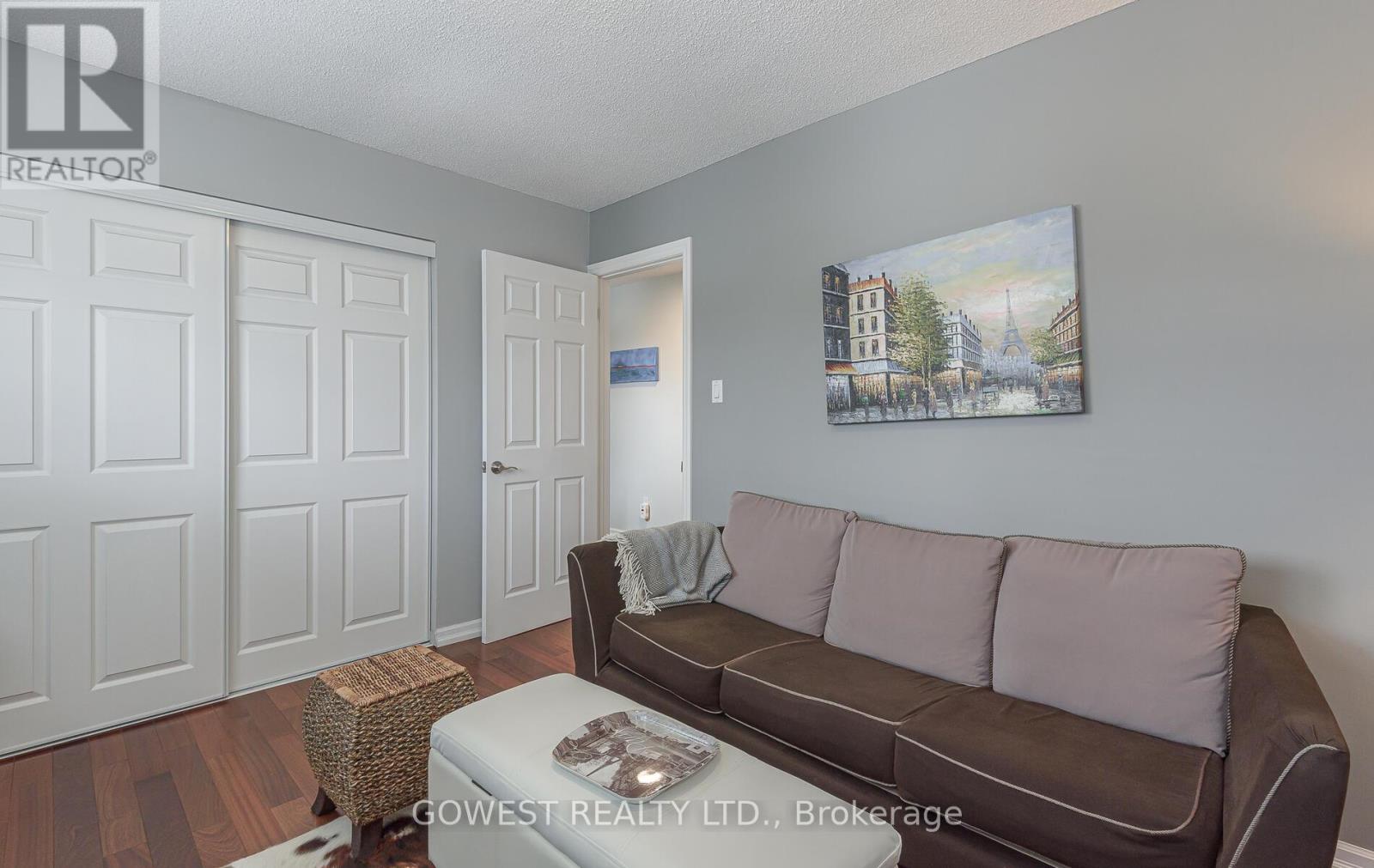 1057 Franklin Court, Oakville, Ontario  L6H 2T5 - Photo 28 - W12860164