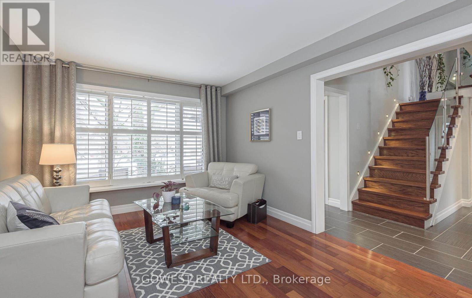 1057 Franklin Court, Oakville, Ontario  L6H 2T5 - Photo 6 - W12860164