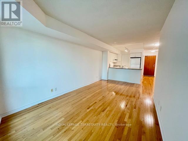 1104 - 1 Elm Drive W, Mississauga, Ontario  L5B 4M1 - Photo 2 - W12860170