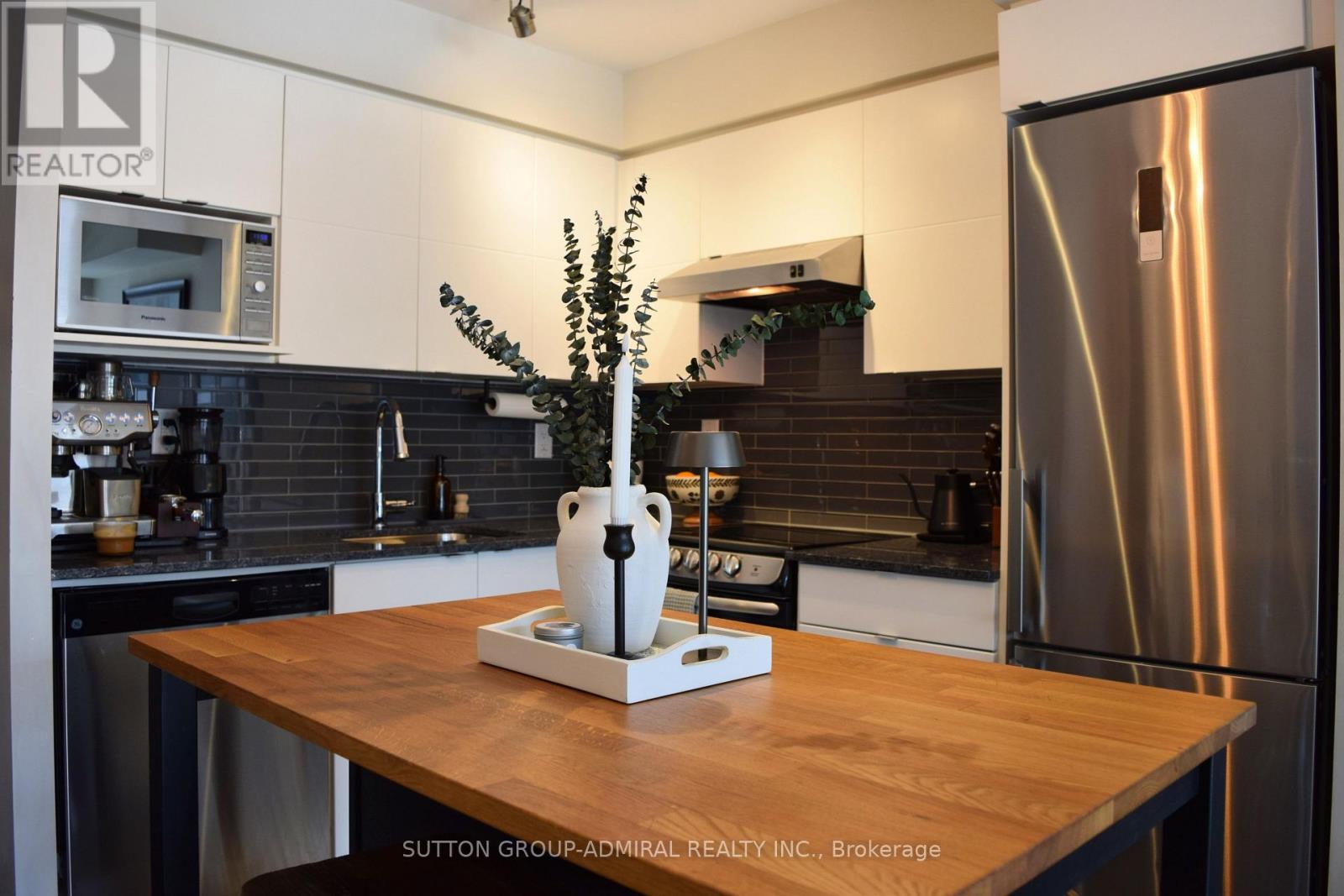 #402 - 160 Flemington Road, Toronto, Ontario  M6A 0A9 - Photo 12 - W12860190