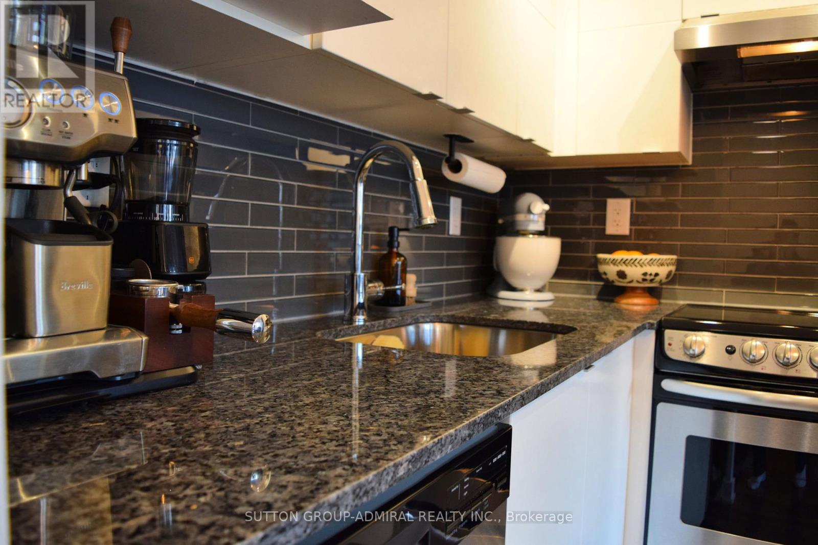 #402 - 160 Flemington Road, Toronto, Ontario  M6A 0A9 - Photo 13 - W12860190