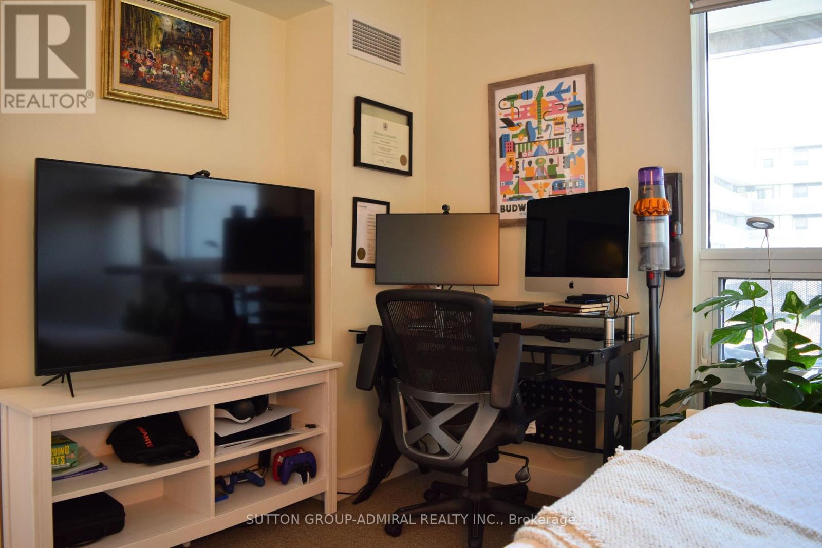 #402 - 160 Flemington Road, Toronto, Ontario  M6A 0A9 - Photo 18 - W12860190