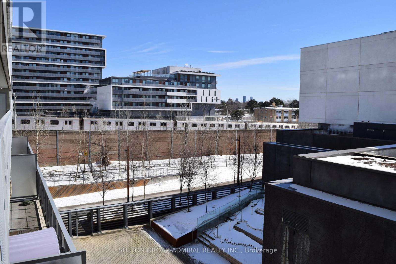 #402 - 160 Flemington Road, Toronto, Ontario  M6A 0A9 - Photo 31 - W12860190